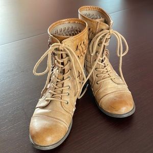 Rampage low booties size 8-1/2.  Tan. So cute I couldn’t resist them!